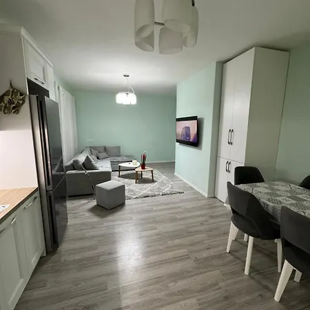 Centre Lions Gate 2 *