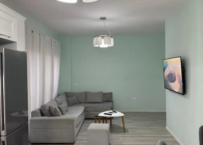 Apartment Centre Lions Gate 2