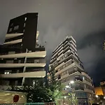 Centre Lions Gate 2 아파트 *