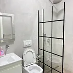 Centre Lions Gate 2 아파트 티라나