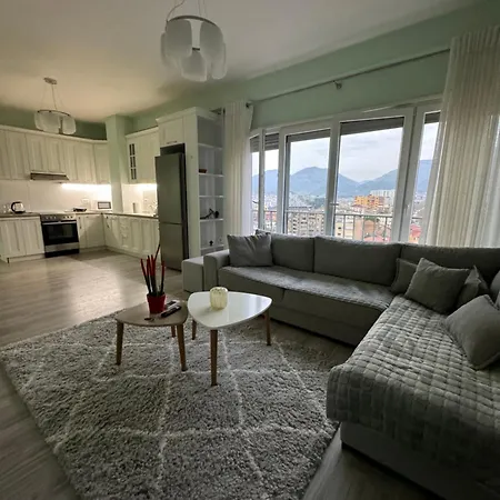 Apartament Centre Lions Gate 2 *