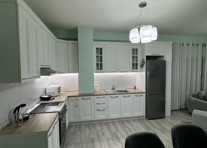 Centre Lions Gate 2 公寓