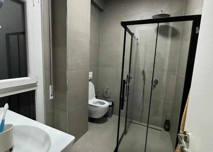 Centre Lions Gate 2 Апартаменты