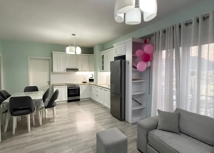 Centre Lions Gate 2 Tirana