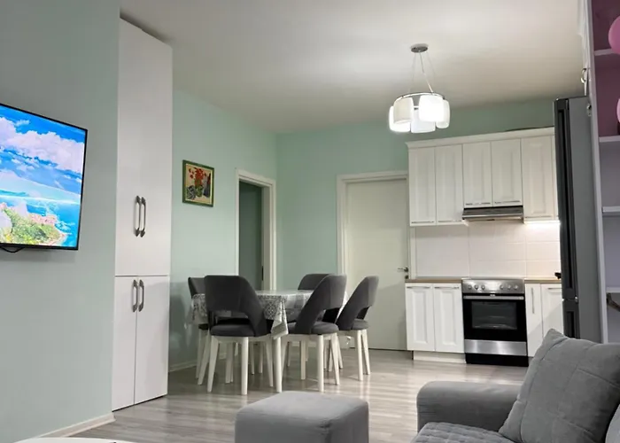 Centre Lions Gate 2 Апартаменты